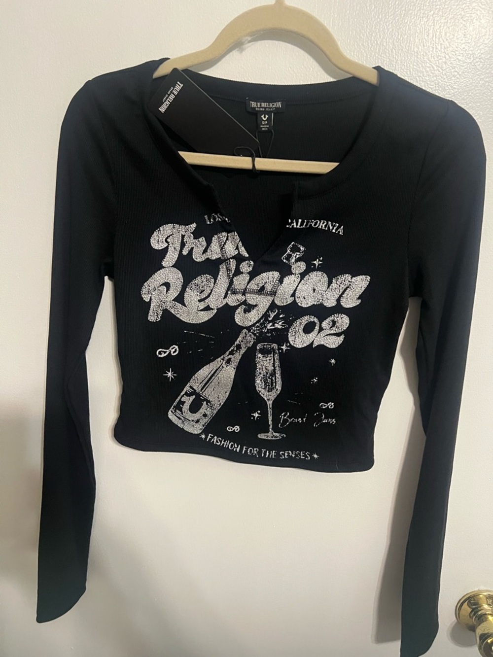 New with Tags True Religion 02’ Long Sleeve Midriff Shirt with Glitter Front